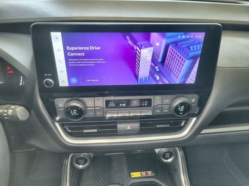 Used 2025 Toyota Grand Highlander AWD image 18