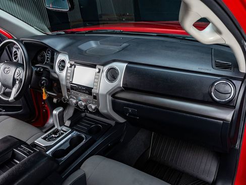 Used 2020 Toyota Tundra SR5 w/ SR5 Upgrade Package image 18