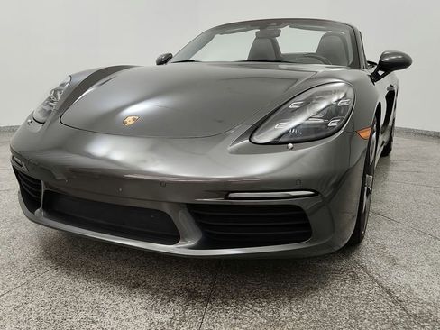 Used 2022 Porsche 718 Boxster RWD image 11