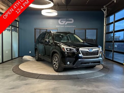 Used 2021 Subaru Forester Premium AWD/4WD image 1