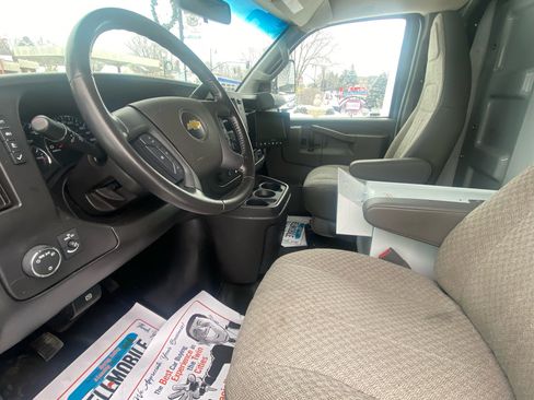 Used 2021 Chevrolet Express 3500 w/ Power Convenience Package image 17