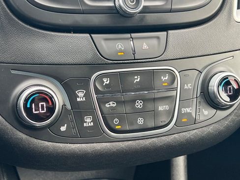 Used 2024 Chevrolet Malibu LT FWD image 16