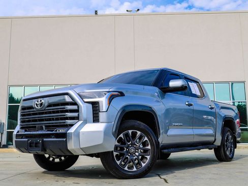 Used 2025 Toyota Tundra Limited AWD/4WD image 1