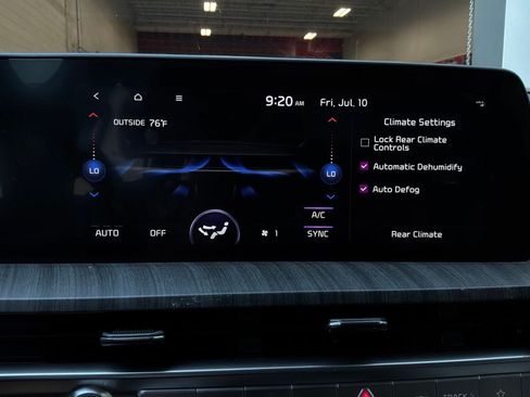 Used 2024 Kia Telluride EX w/ EX Captain's Chair Package FWD image 34