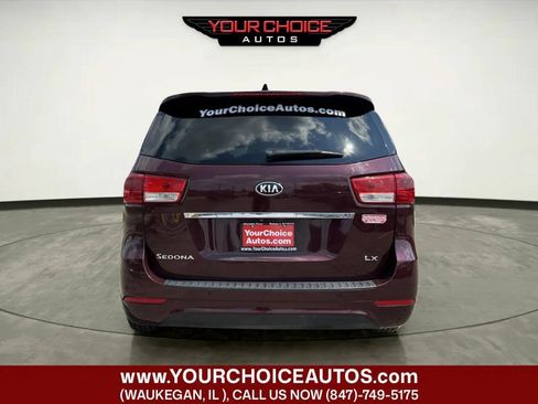 Used 2017 Kia Sedona LX w/ LX Essentials Premium Package FWD image 4