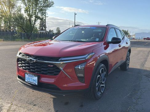 New 2026 Chevrolet Trax RS FWD image 4