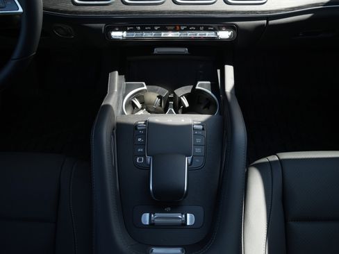 New 2025 Mercedes-Benz GLS 450 4MATIC image 34
