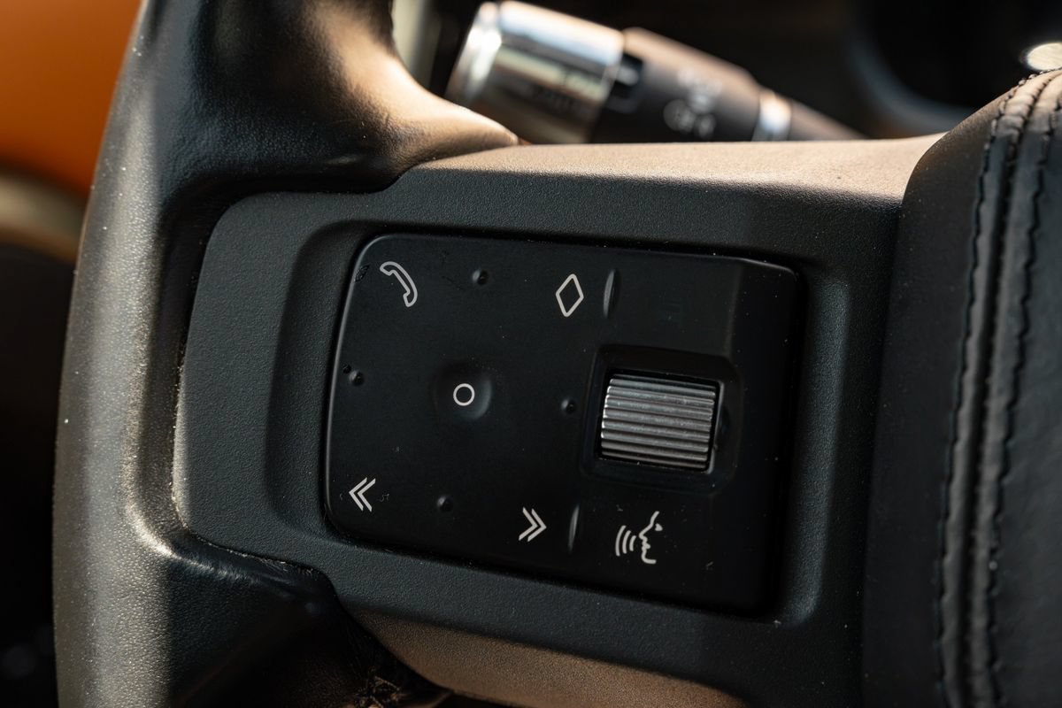 Used 2020 Land Rover Defender 110 X AWD/4WD image 16