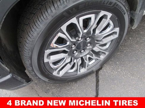 Used 2025 GMC Sierra 1500 Denali Ultimate AWD/4WD image 4