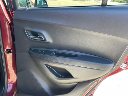 Used 2017 Chevrolet Trax Premier image 16