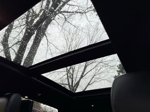 Used 2019 Chrysler Pacifica Limited w/ Advanced Safetytec Group image 36