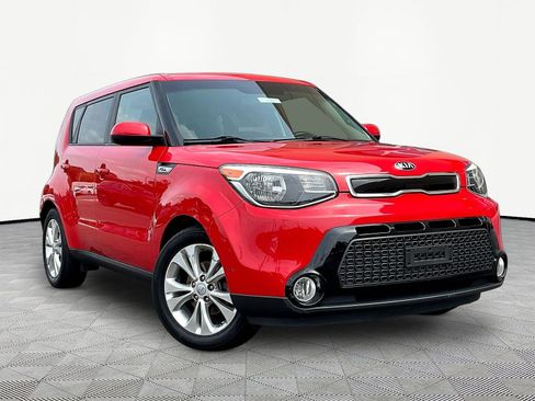 Used 2016 Kia Soul + FWD image 3