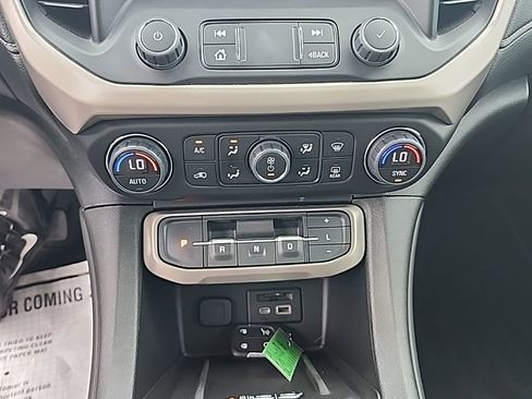 Certified 2023 GMC Acadia Denali w/ Black Diamond Edition image 34