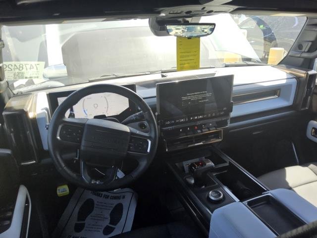 Used 2025 GMC Hummer EV 2X w/ LPO, Dark Essentials Package AWD/4WD image 7