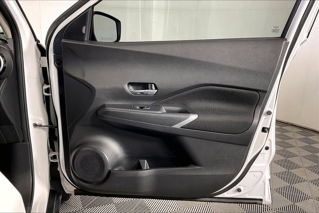 Used 2023 Nissan Kicks SV FWD image 21