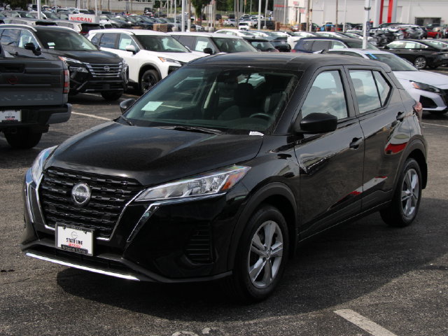 Certified 2025 Nissan Kicks Play S FWD image 6