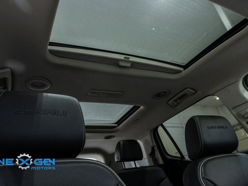 Used 2021 GMC Acadia Denali w/ Denali Ultimate Package image 40