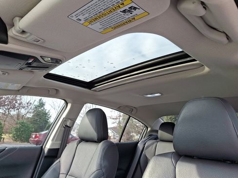 Certified 2023 Subaru Legacy Limited image 14