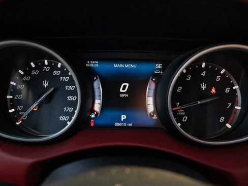 Used 2017 Maserati Levante w/ Sport Package image 12