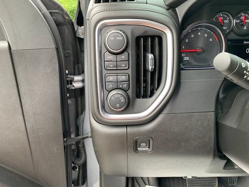 Used 2021 Chevrolet Silverado 1500 LT Trail Boss w/ Bed Protection Package AWD/4WD image 31