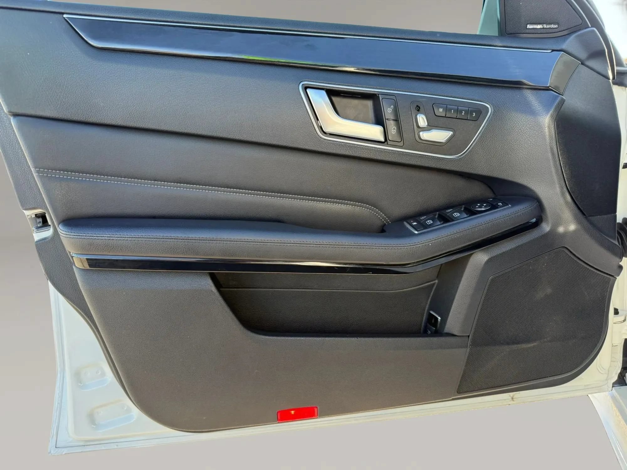 Used 2014 Mercedes-Benz E 250 BlueTEC Sedan w/ Premium 1 Package image 11