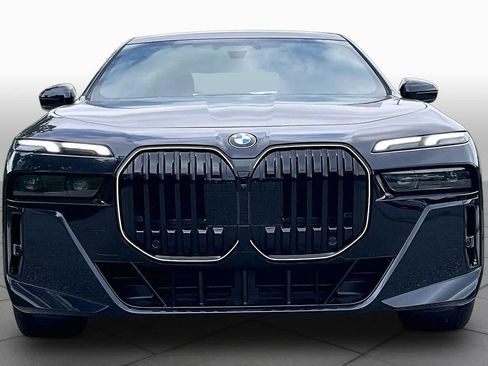 New 2026 BMW 760i xDrive w/ Autobahn Package AWD/4WD image 3