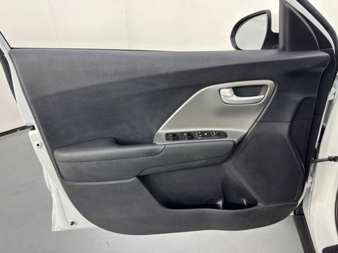 Used 2019 Kia Niro LX image 37