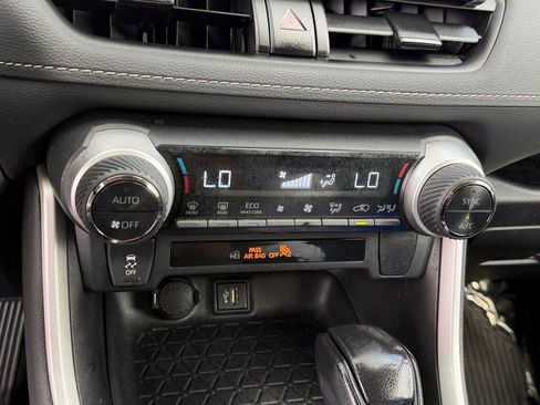 Used 2024 Toyota RAV4 XLE AWD/4WD image 22
