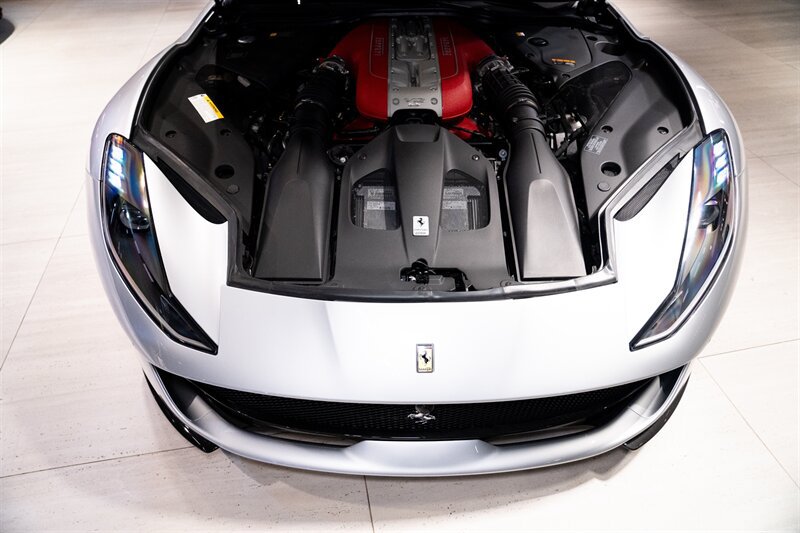 Used 2018 Ferrari 812 Superfast RWD image 40
