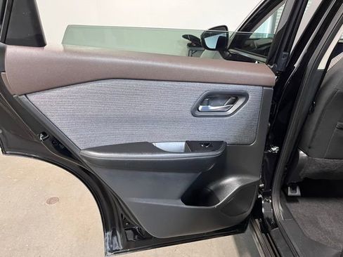 Used 2022 Nissan Rogue SV image 19