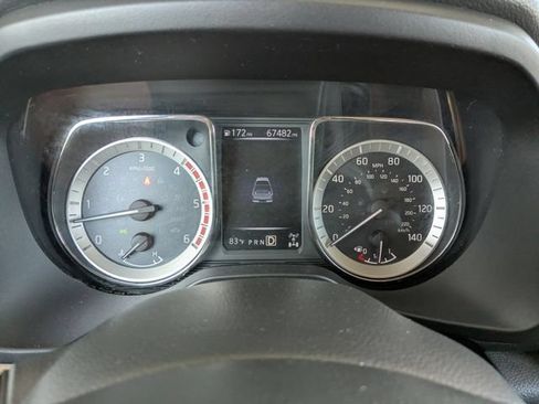 Used 2016 Nissan Titan SL AWD/4WD image 19