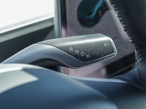 Used 2019 Tesla Model 3 Standard Range Plus image 17