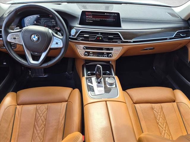 Used 2022 BMW 740i w/ Premium Package RWD image 19
