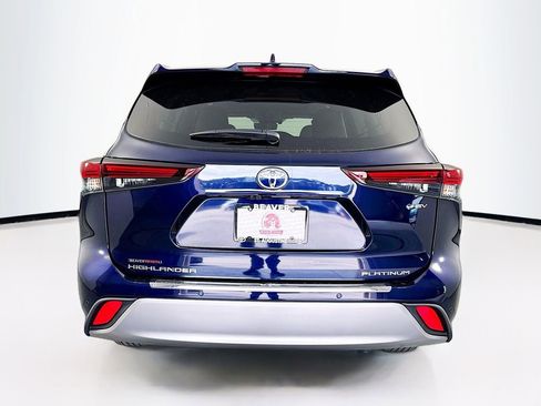 New 2026 Toyota Highlander Platinum image 7