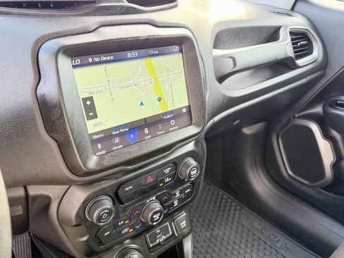 Certified 2023 Jeep Renegade Limited image 18