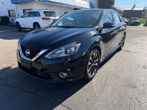 Used 2019 Nissan Sentra SR image 1