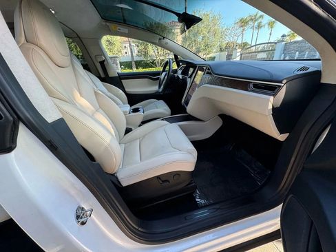 Used 2017 Tesla Model X 75D image 14
