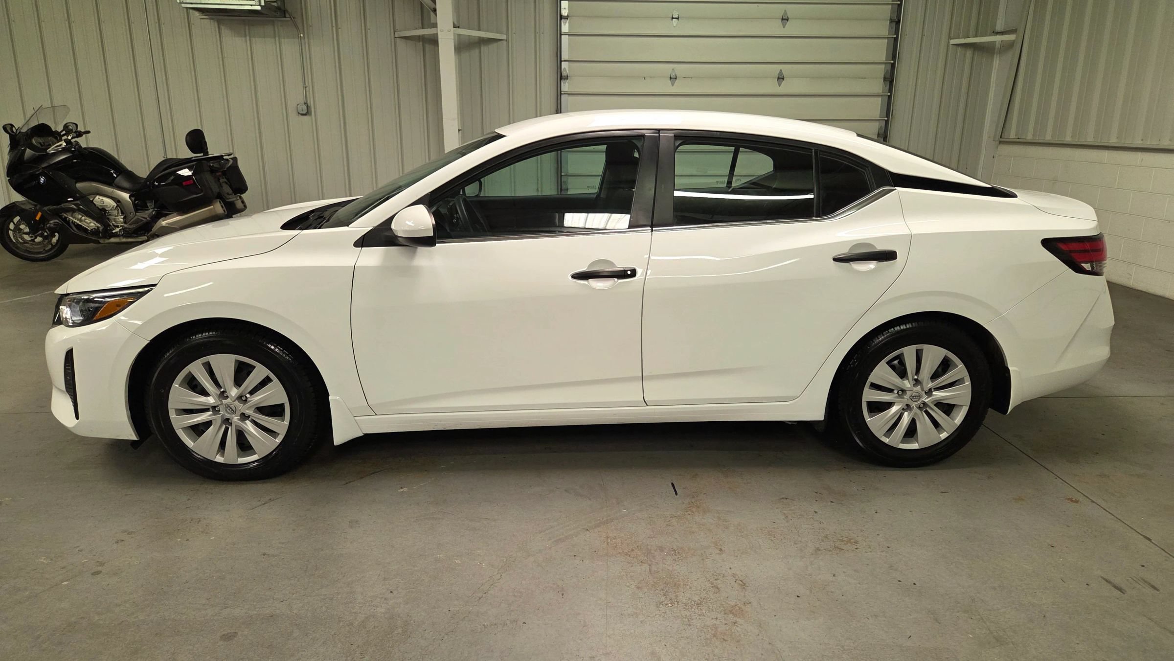Used 2024 Nissan Sentra S FWD image 3