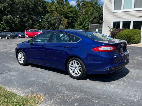 Used 2016 Ford Fusion SE FWD image 3