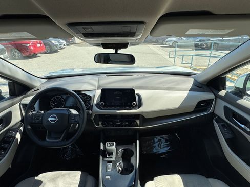 Used 2025 Nissan Rogue SV image 35