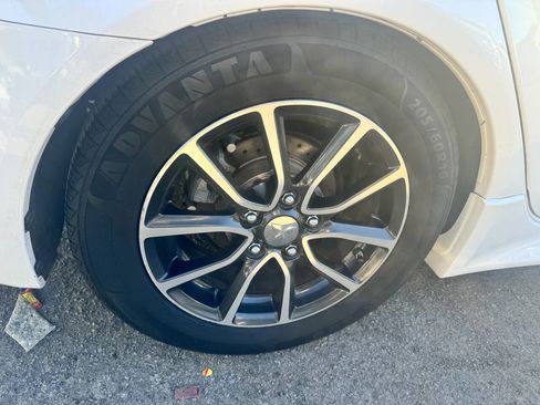 Used 2017 Mitsubishi Lancer ES image 7