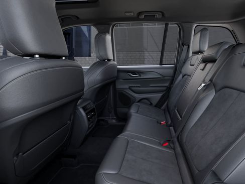 New 2025 Jeep Grand Cherokee Altitude image 23