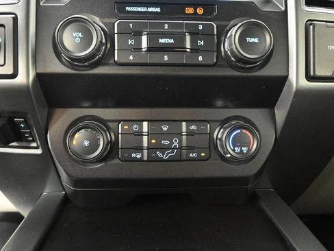 Used 2022 Ford F250 XLT w/ Black Appearance Package AWD/4WD image 29