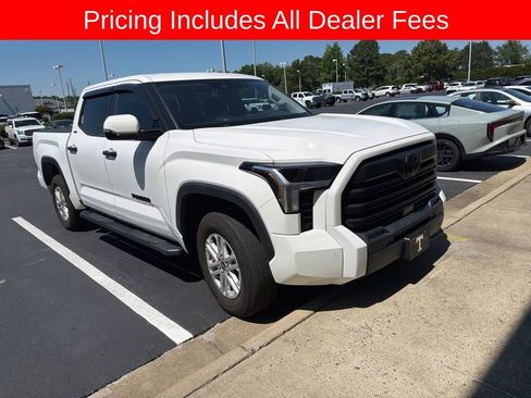 Used 2022 Toyota Tundra SR5 w/ SR5 Convenience Package AWD/4WD image 3