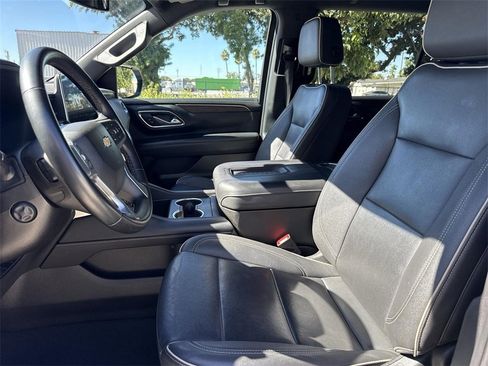 Used 2023 Chevrolet Suburban Premier image 17