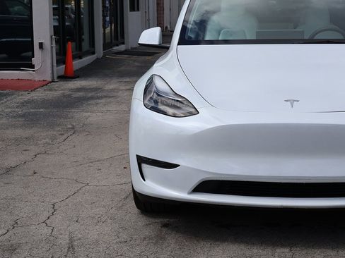 Used 2024 Tesla Model Y Long Range image 12