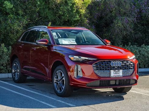 New 2025 Audi Q5 Premium image 3