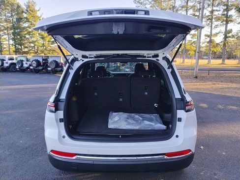 New 2025 Jeep Grand Cherokee Laredo w/ Trailer Tow Package image 13