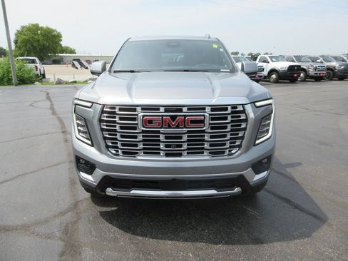 Certified 2025 GMC Yukon XL Denali w/ Sun & Power Step Package AWD/4WD image 13