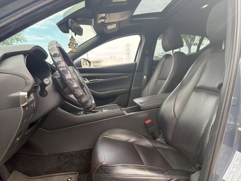 Used 2021 MAZDA MAZDA3 s image 2
